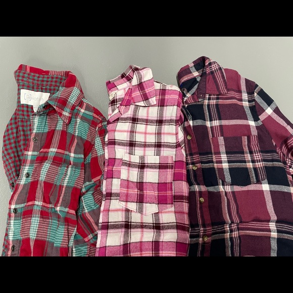 Women’s Flannel Bundle Medium - Picture 2 of 2